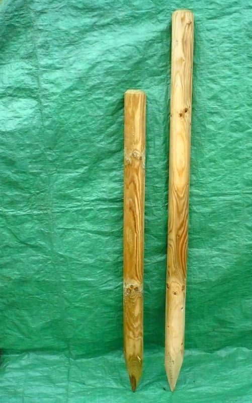 Runde Weidepfähle aus eigener Fertigung