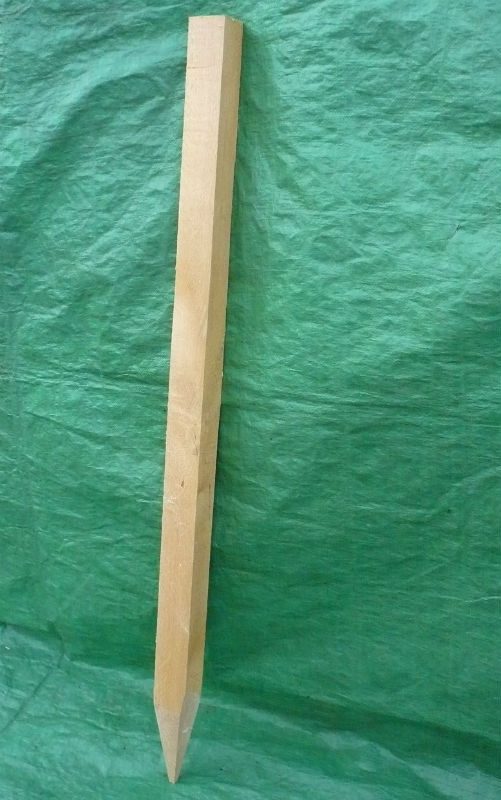 Vierkantige Weidepfähle aus Eiche aus eigener Fertigung