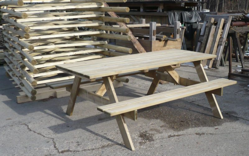 Picknicktisch aus eigener Fertigung